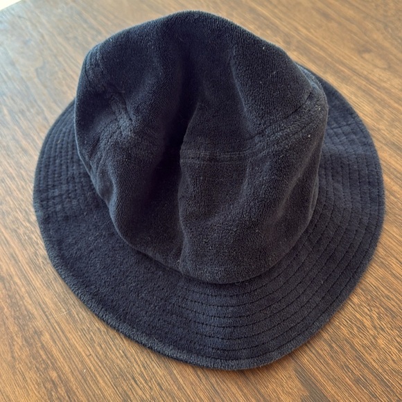 Urban Outfitters Classic Black Hat - Picture 1 of 5